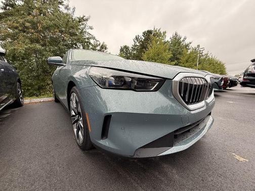 2025 BMW 530 i xDrive