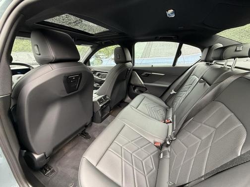2025 BMW 530 i xDrive