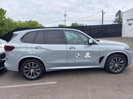 Brooklyn Grey Metallic 2025 BMW X5 xDrive40i