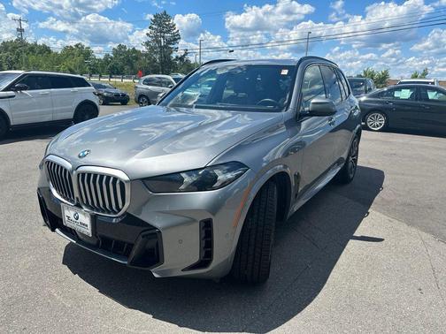 Skyscraper Grey Metallic 2024 BMW X5 xDrive40i