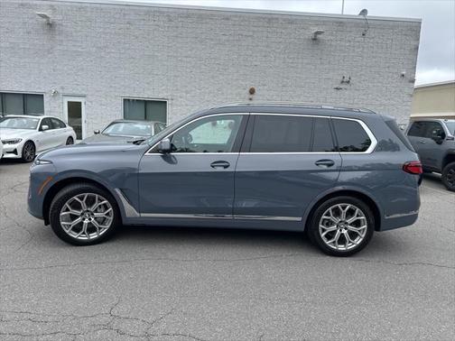 2025 BMW X7 xDrive40i