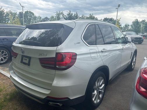 Mineral White Metallic 2018 BMW X5 eDrive xDrive40e