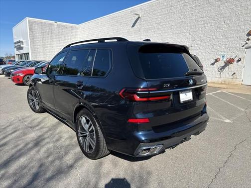 2025 BMW X7 M60i