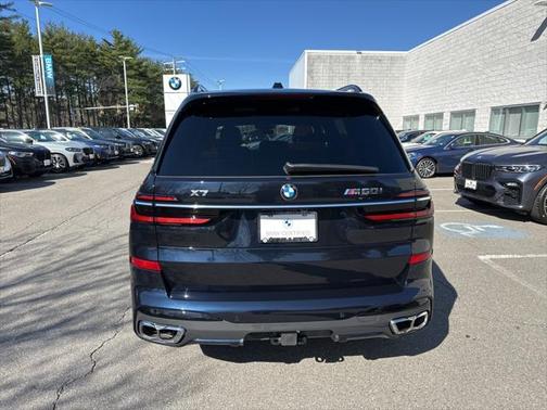 2025 BMW X7 M60i