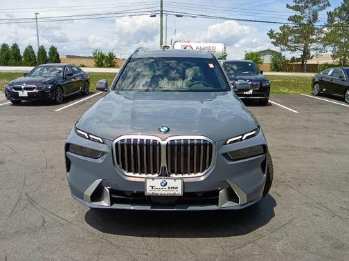 Sparkling Copper Metallic 2026 BMW X7 xDrive40i