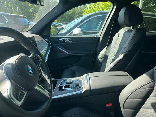 Alpine White 2026 BMW X5 PHEV xDrive50e