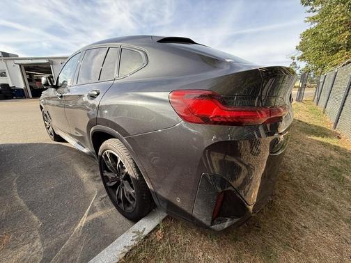 2023 BMW X4 xDrive30i