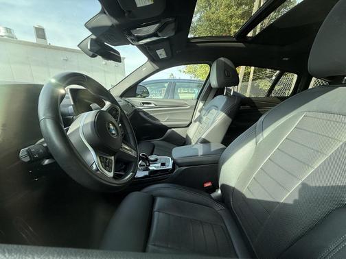 2023 BMW X4 xDrive30i