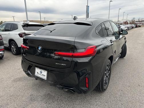2024 BMW X4 xDrive30i