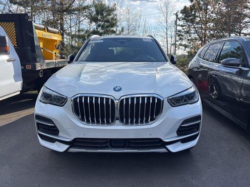 Mineral White Metallic 2023 BMW X5 PHEV xDrive45e
