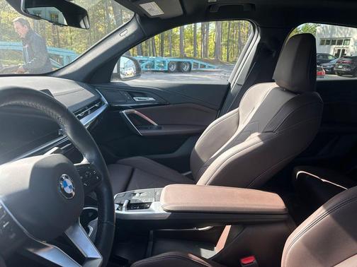 Alpine White 2025 BMW X2 xDrive28i