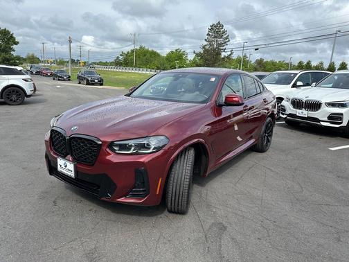 Aventurin Red Metallic 2024 BMW X4 xDrive30i