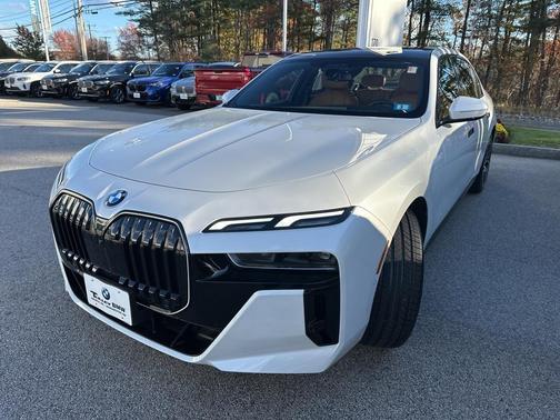 2025 BMW 740 i xDrive