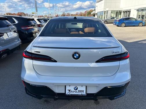 2025 BMW 740 i xDrive