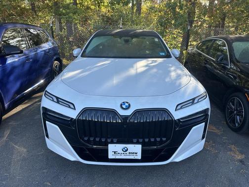 2025 BMW 740 i xDrive