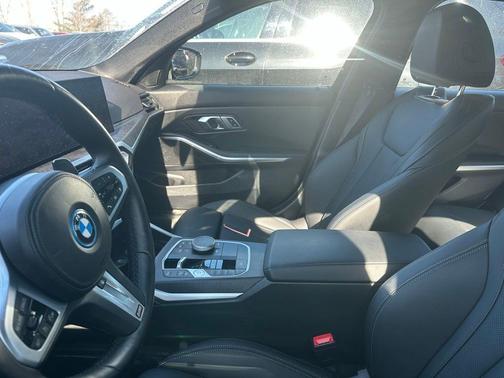 2023 BMW 330e xDrive