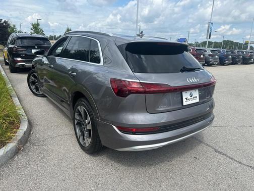 2021 Audi e-tron Prestige