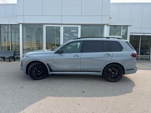 2025 BMW X7 M60i