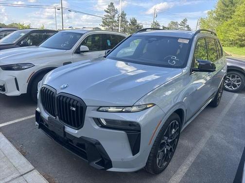 2025 BMW X7 M60i
