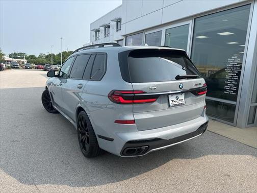 2025 BMW X7 M60i