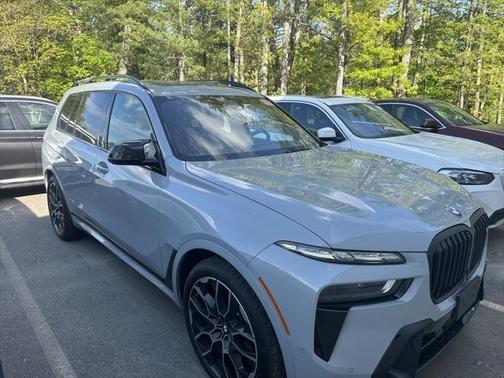 2025 BMW X7 M60i