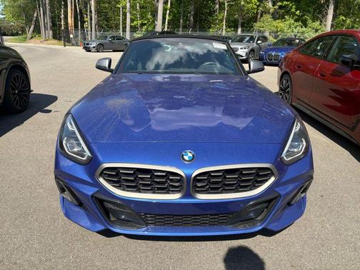 Portimao Blue Metallic 2026 BMW Z4 M40i