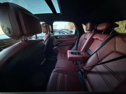 2021 Porsche Cayenne GTS