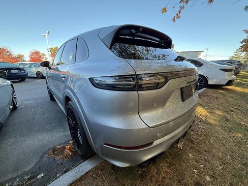 2021 Porsche Cayenne GTS