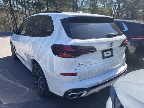 Alpine White 2026 BMW X5 M60i
