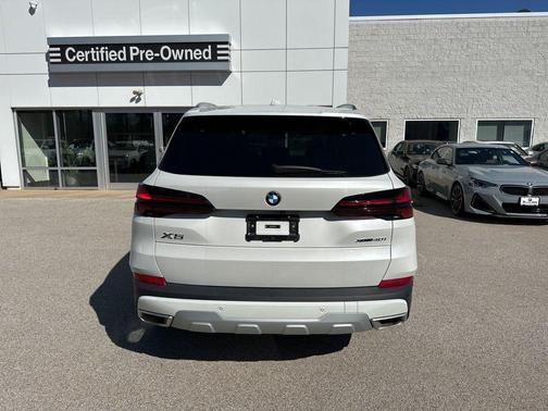 Mineral White Metallic 2024 BMW X5 xDrive40i