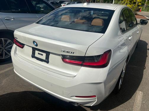 Mineral White Metallic 2025 BMW 330 xDrive