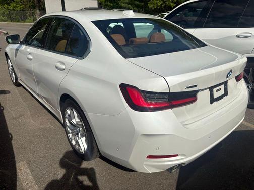 Mineral White Metallic 2025 BMW 330 xDrive