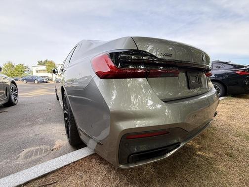 2022 BMW 750 i xDrive