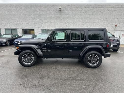 2023 Jeep Wrangler 4-Door Sahara 4x4