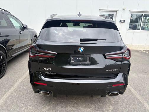 Black Sapphire Metallic 2024 BMW X3 xDrive30i