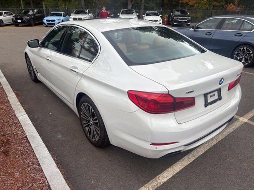 Mineral White Metallic 2018 BMW 540 xDrive