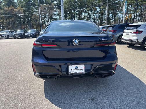 Tanzanite Blue II Metallic 2023 BMW 760 i xDrive