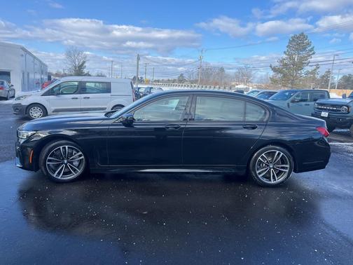 2022 BMW 750 i xDrive