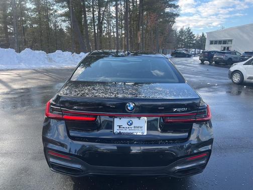 2022 BMW 750 i xDrive