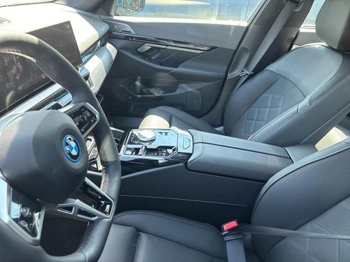 2025 BMW i5 xDrive40