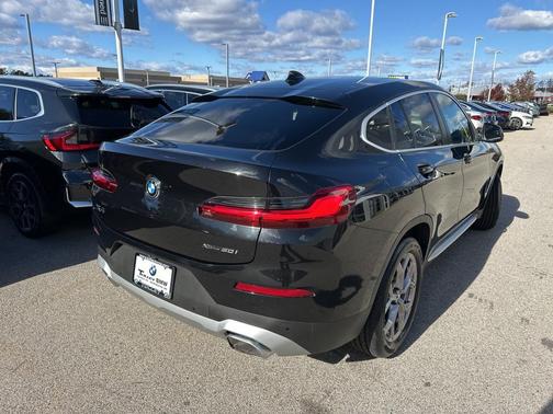 2023 BMW X4 xDrive30i