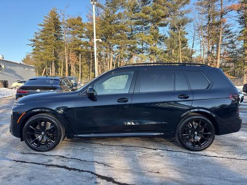 2025 BMW X7 M60i
