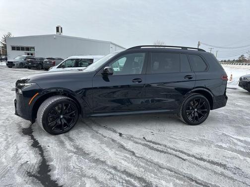 2025 BMW X7 M60i
