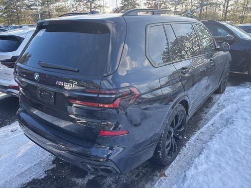 2025 BMW X7 M60i