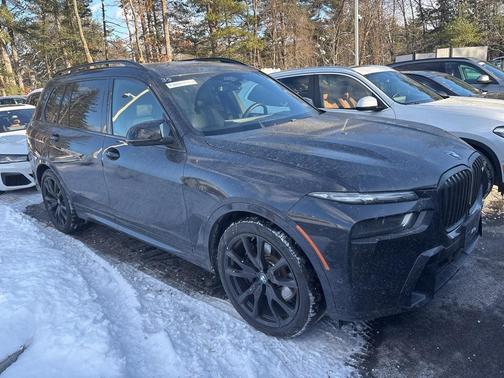 2025 BMW X7 M60i
