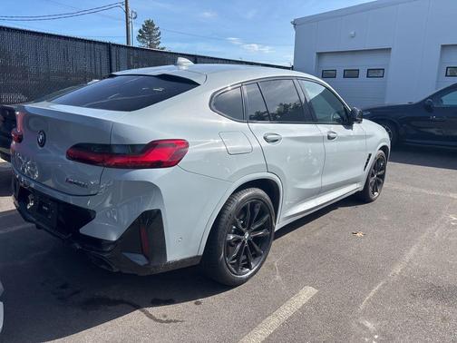 Brooklyn Grey Metallic 2023 BMW X4 M40i