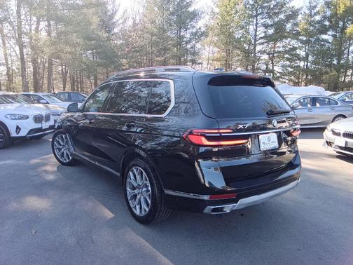 2025 BMW X7 xDrive40i