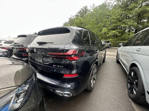 2025 BMW X5 M60i