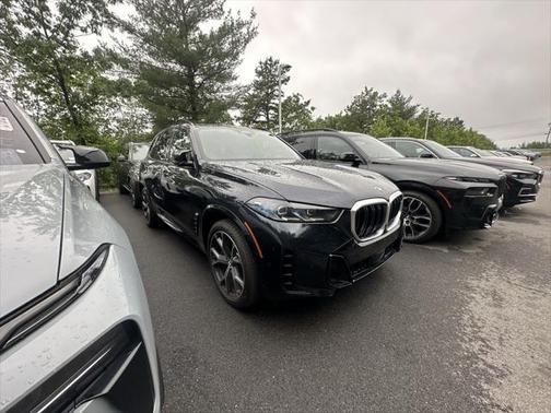 2025 BMW X5 M60i