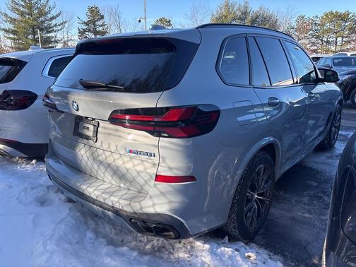 2024 BMW X5 M60i